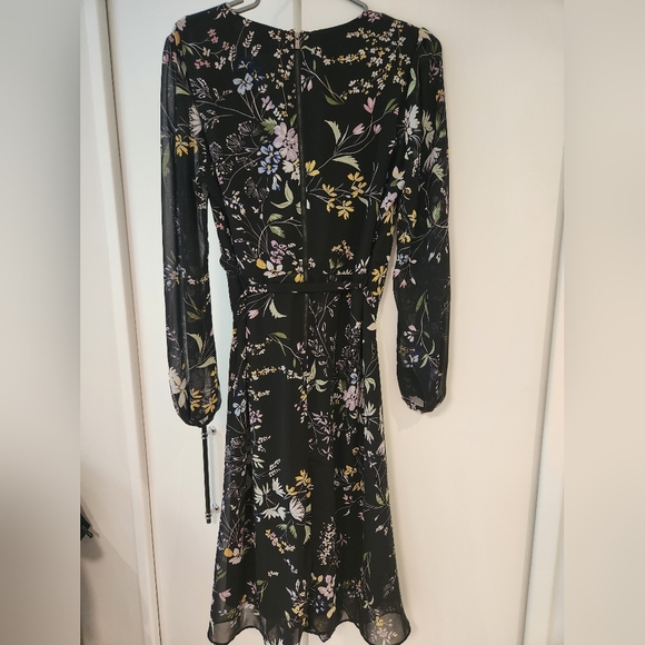 Dress - Picture 5 of 5